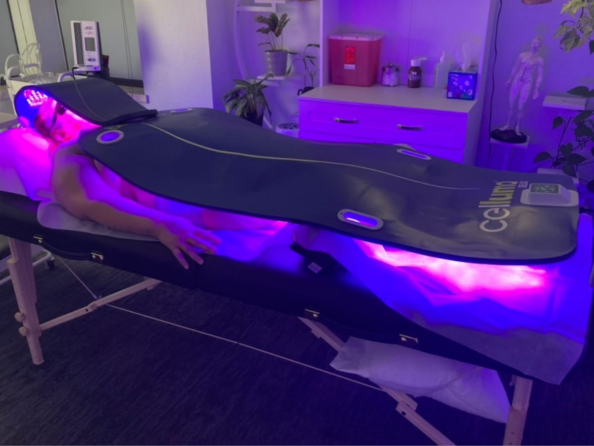 Full-body Celluma LED Light Therapy treatment for weight loss at Lim Acupuncture Clinic.