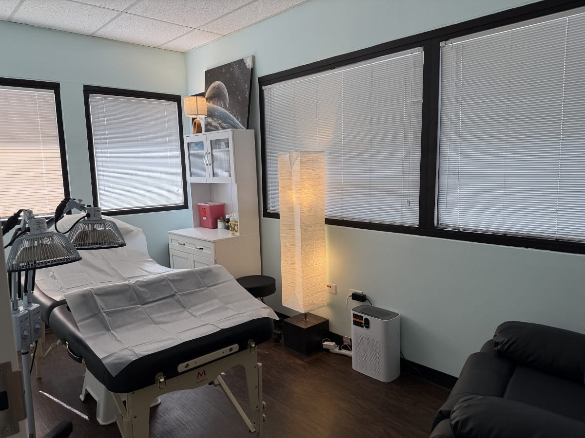 Treatment room at Lim Acupuncture Clinic prepared for a Celluma LED Light Therapy appointment