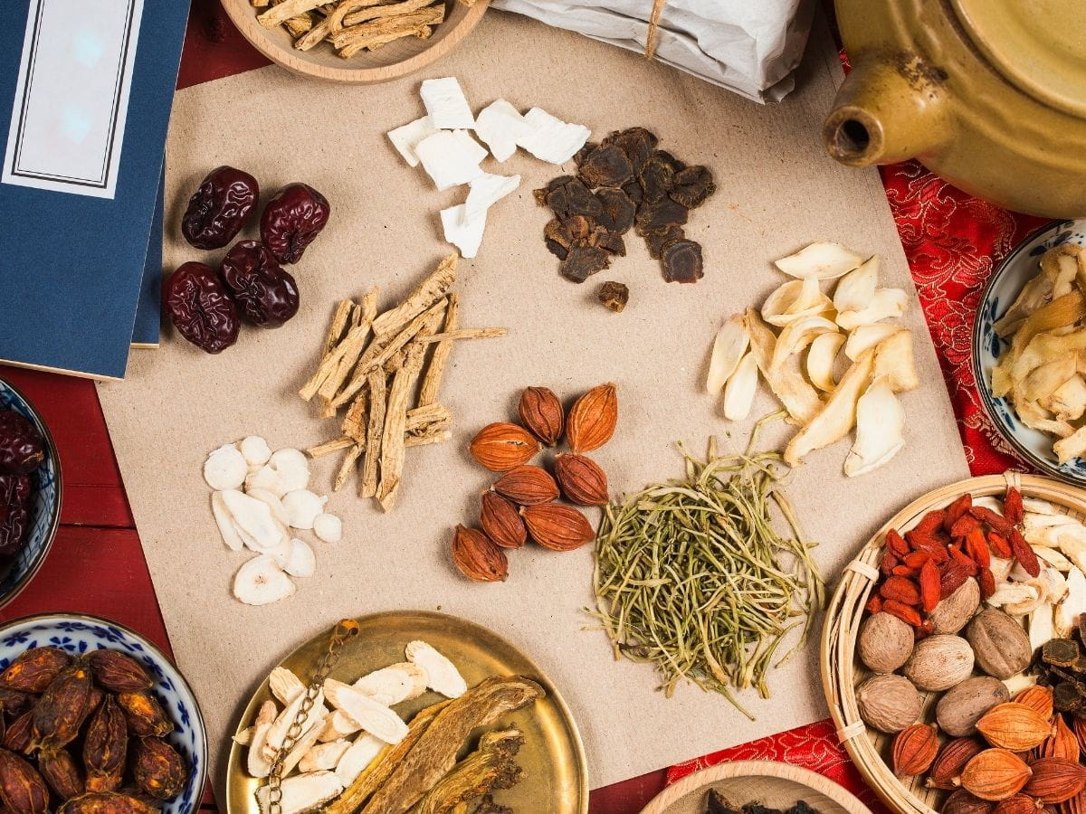 A collection of common herbs used in Chinese medicine.